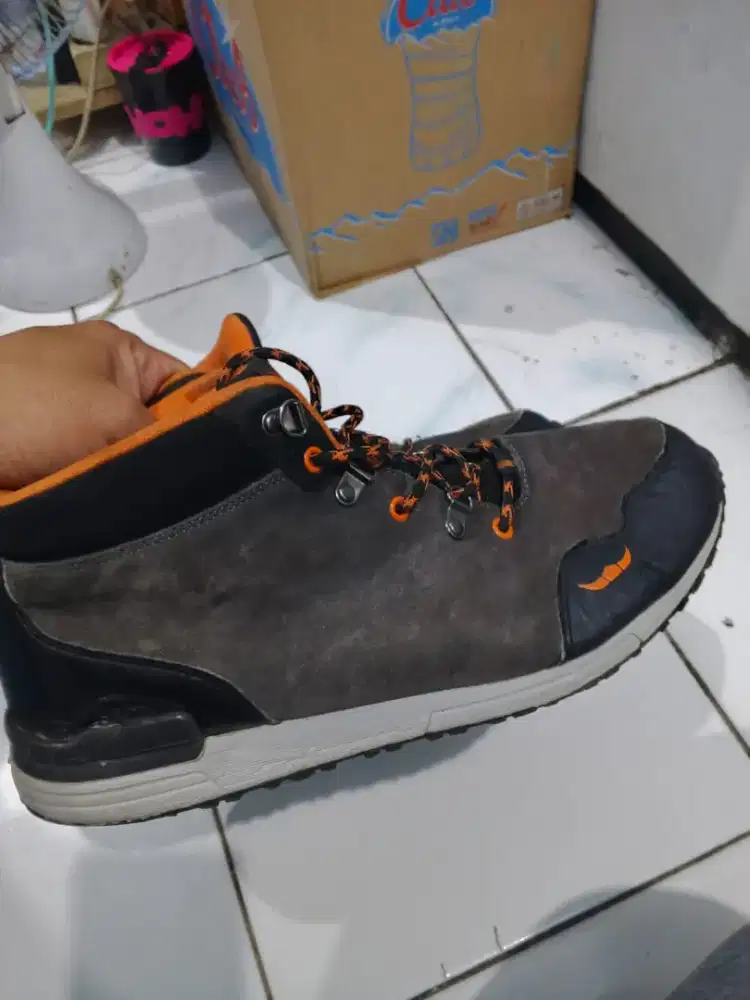 Sepatu gunung buffalo outdoor