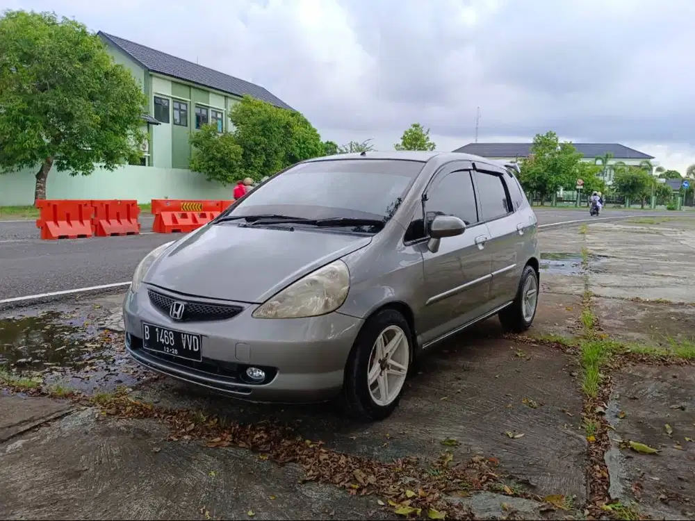 Honda jazz 2006 metik