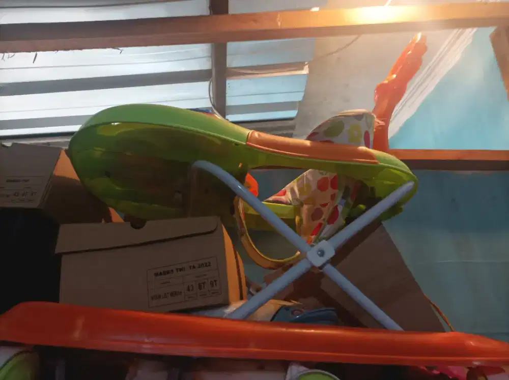 Baby Walker belajar jalan anak