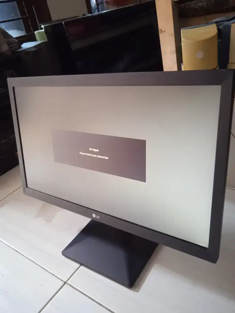 Monitor komputer,LG,,20,in,MODEL,20MK400H,normal,