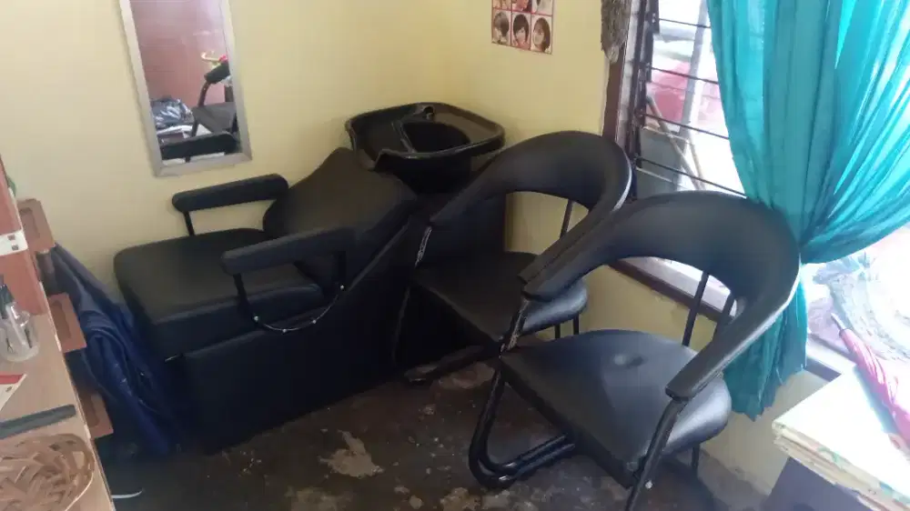 Perlengkapan kursi dan wasbakkk salon bekas