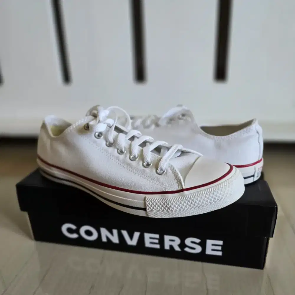 Brand New Sepatu Converse White Size EU 44 Masih Baru Original