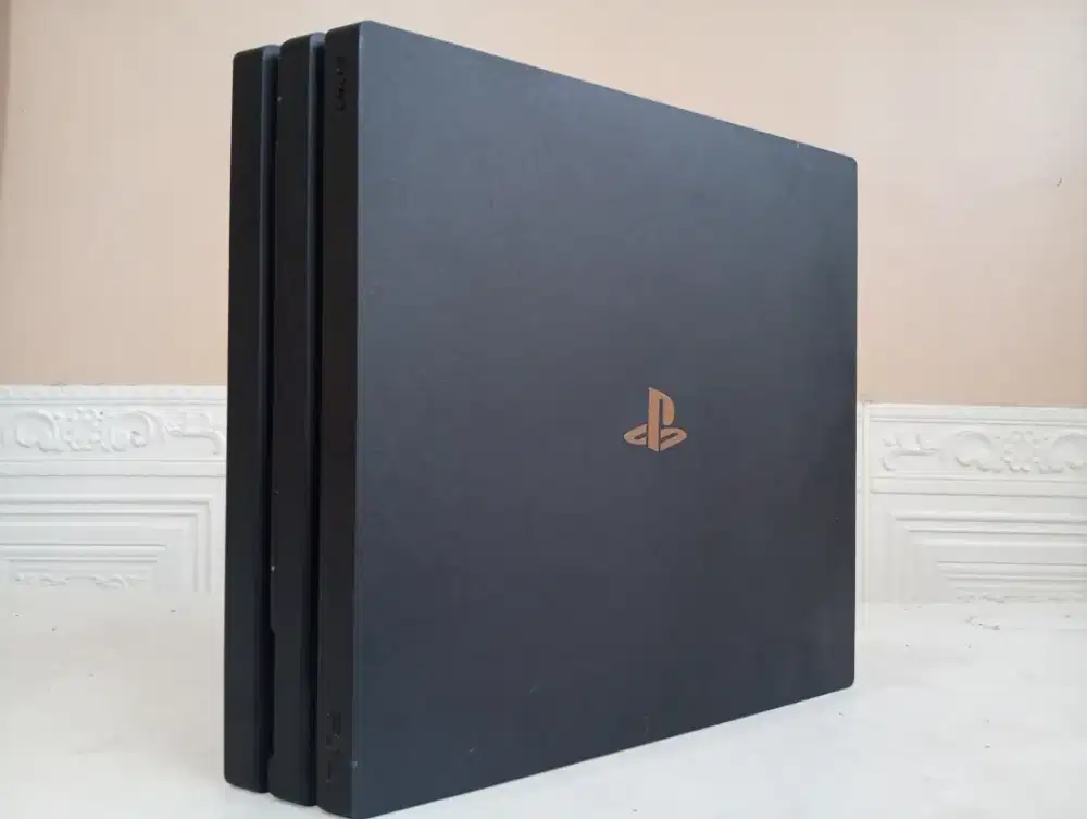 PlayStation 4 Pro Original 1TB Hitam