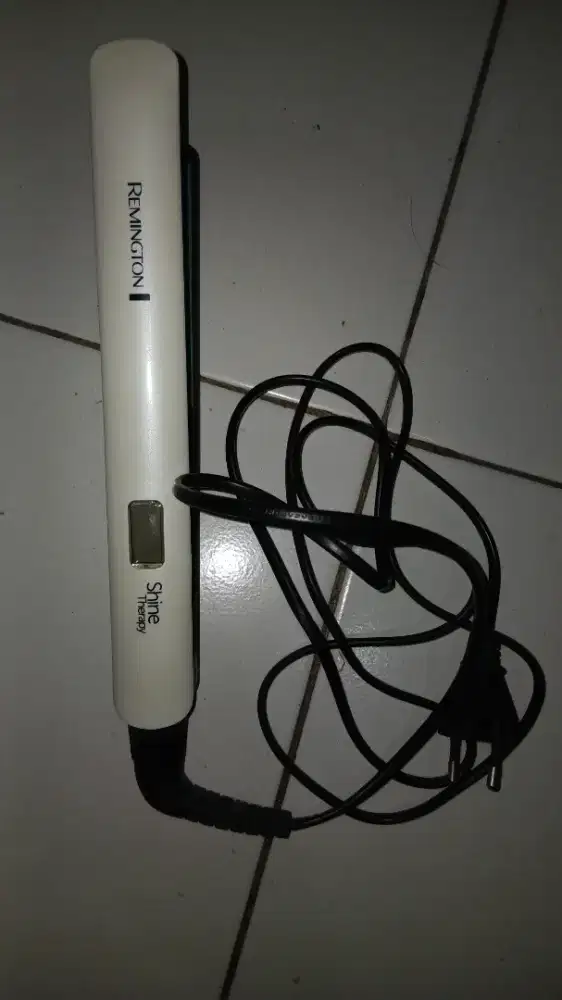 Catokan Rambut REMINGTON MODEL S8500 Shine Therapy