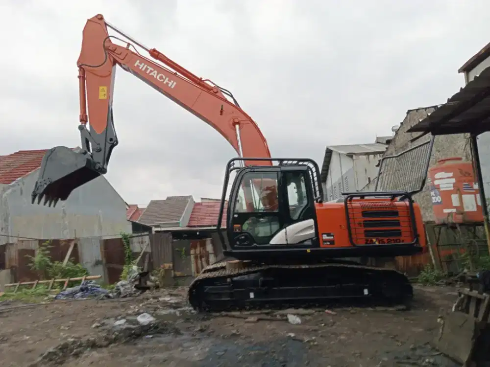 Excavator Hitachi ZX210F Tahun 2018