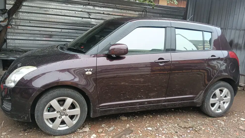 Suzuki Swift 2010 Bensin