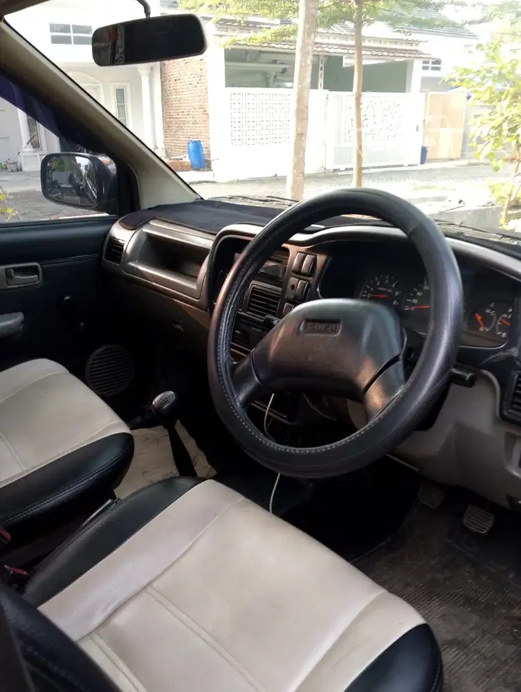 Low KM ! Isuzu Panther LV 2.5 Manual Diesel Warna Biru Tua Tahun 2001