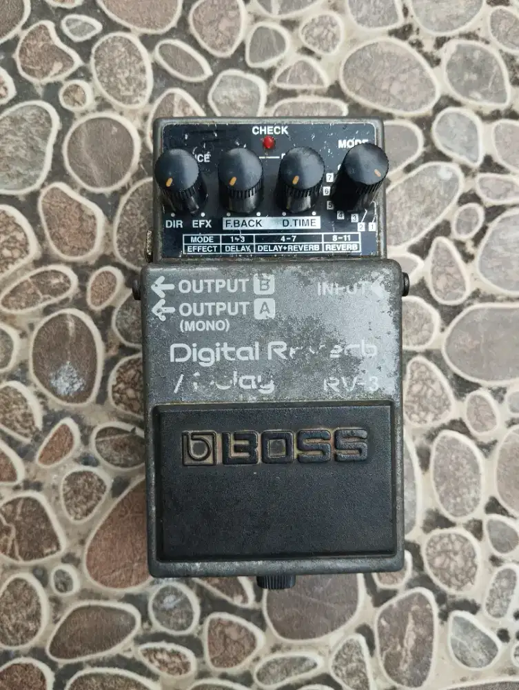 Efek Gitar Boss RV3 Digital Reverb