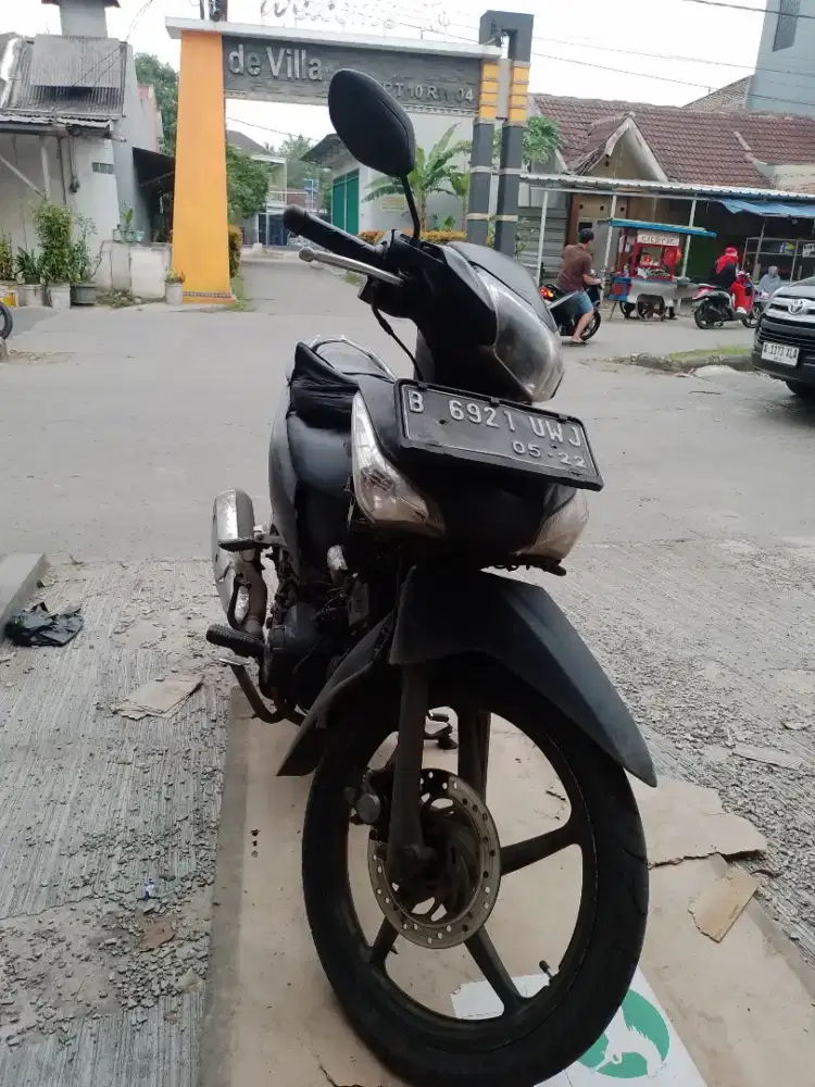 Honda Supra X 125 Helm IN