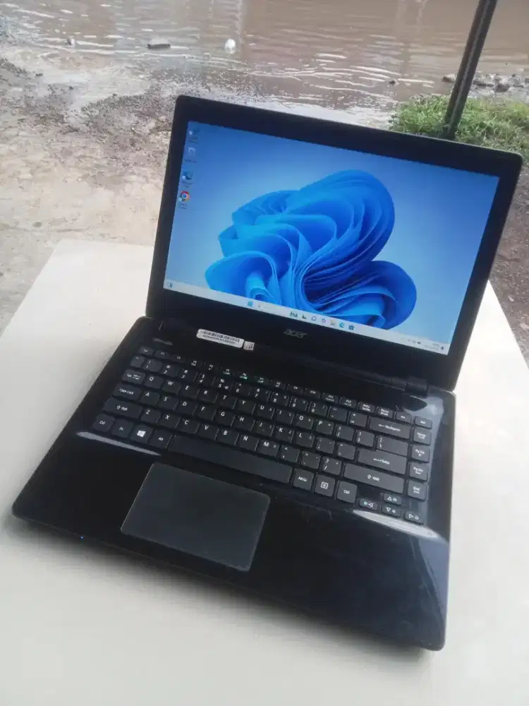 Acer E5-471G core i5 VGA Nvidia batre 3jam