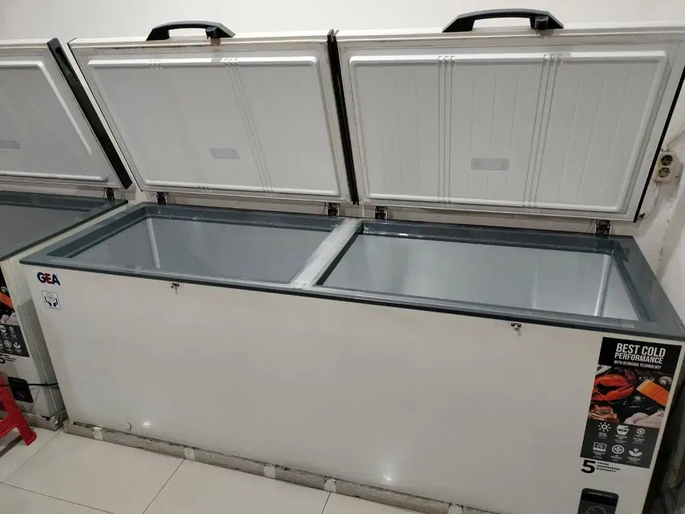 Kulkas Freezer GEA AB-750-R (2 pintu)