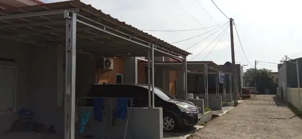 DISEWAKAN Rumah 2 kamar, ada parkiran, Karawang Barat, Murah