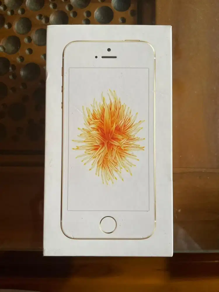 Iphone SE 64Gb warna gold