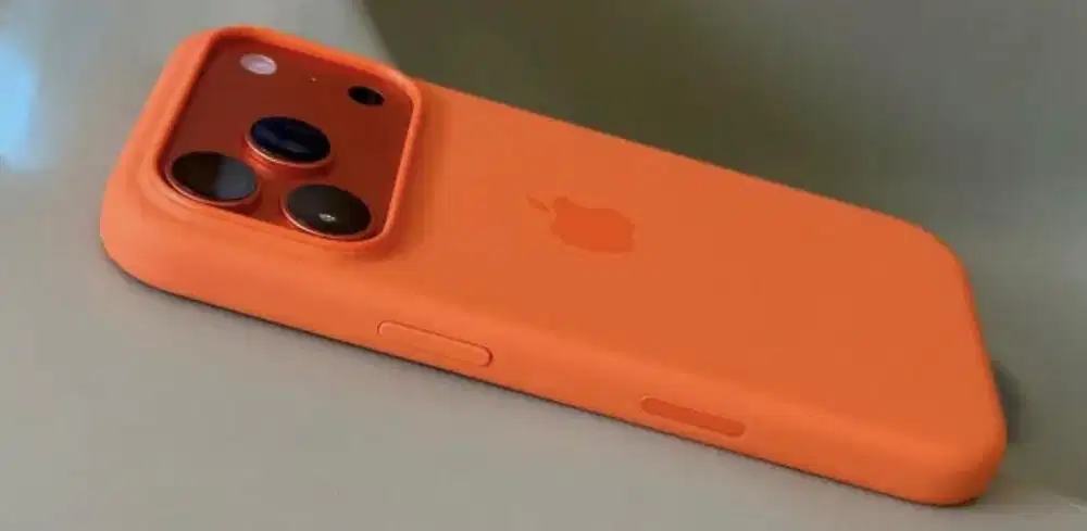 casing ori iphone 17 pro magsafe cosmic orange