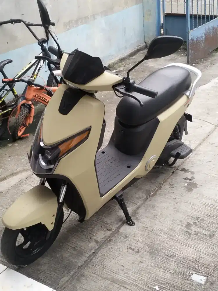 Sepeda listrik u winfly D75