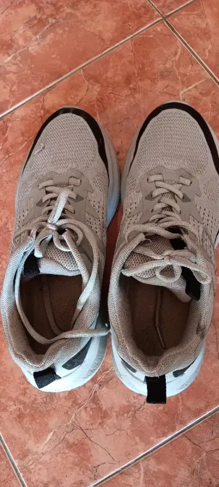 Preloved Sepatu Diadora