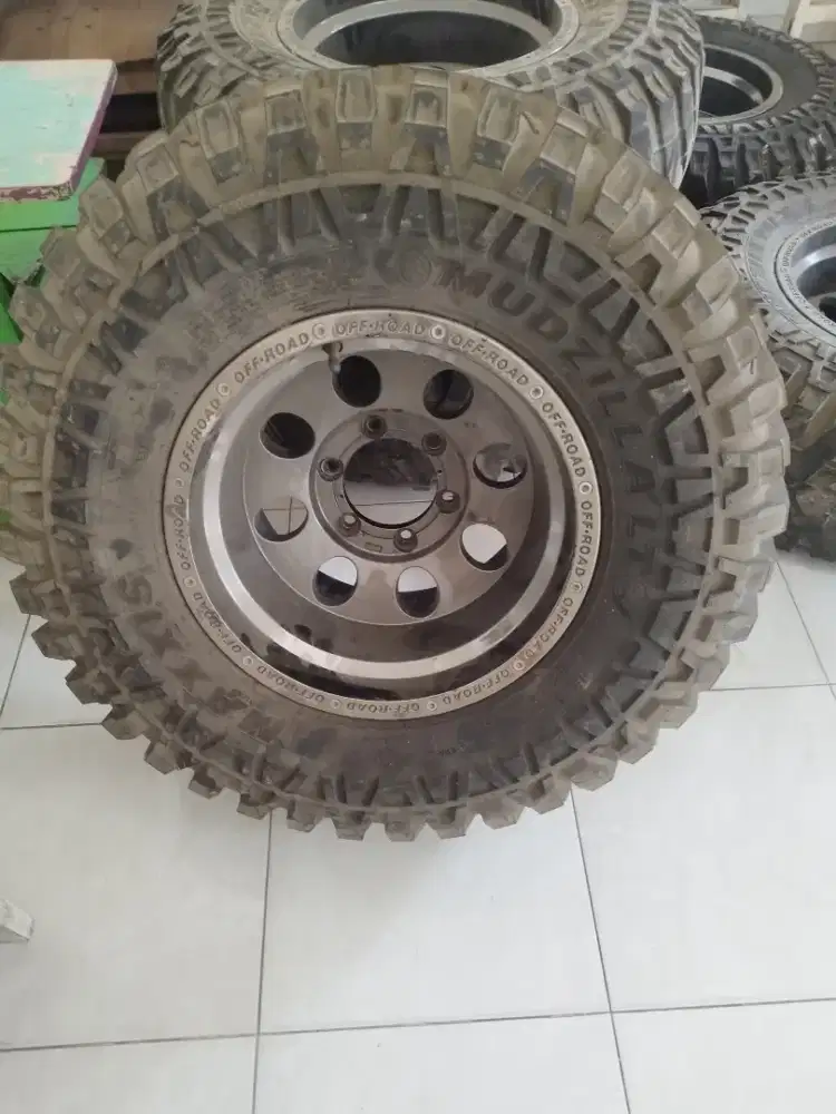 Ban Bekas Toyota Hardtop