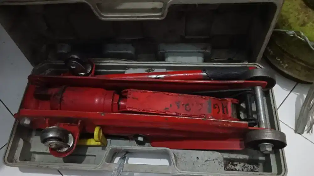 DIJUAL DONGKRAK MOBIL