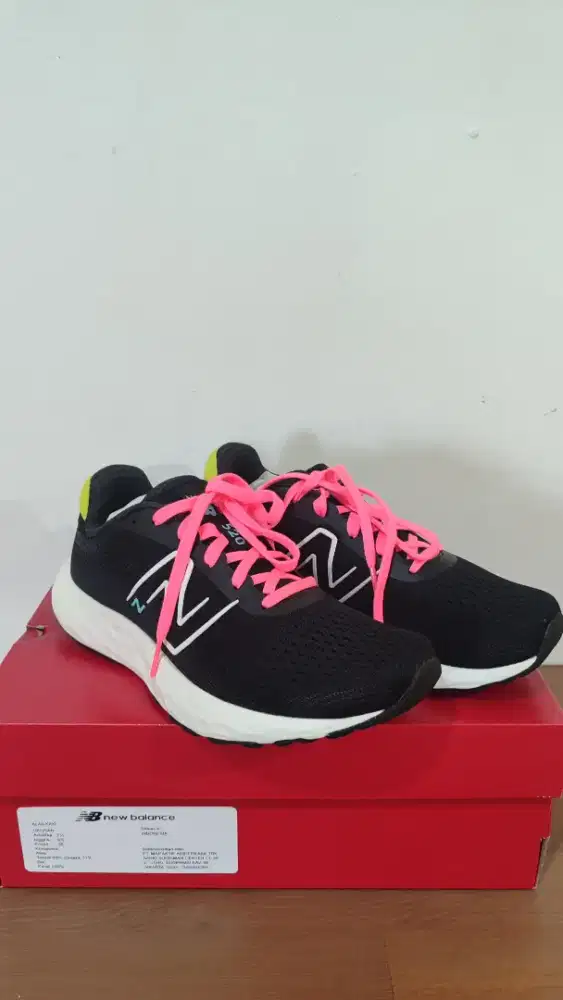 Sepatu running original store sport station