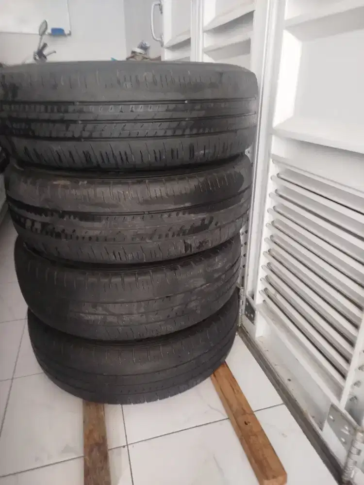 Di jual velg dan ban