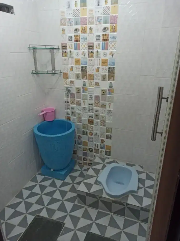Jasa pembersih toilet kamar mandi