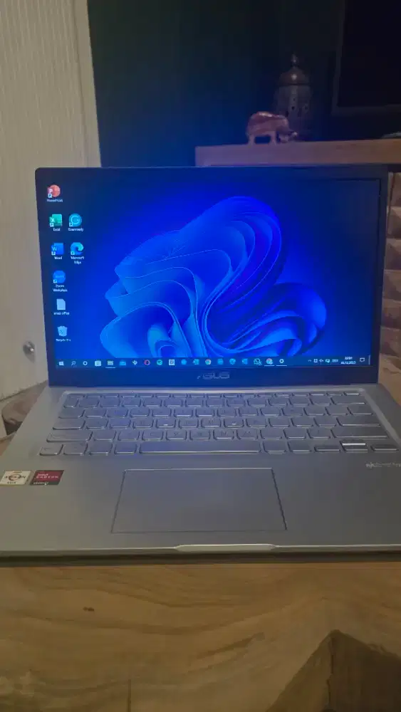 Jual Laptop Asus Silver