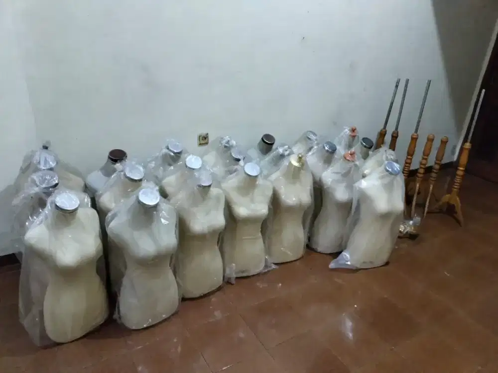 Patung setengah badan wanita sisa 6