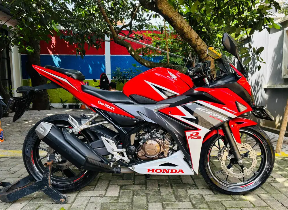Honda CBR 150 R