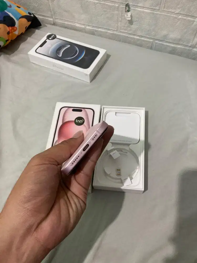 Iphone 15 pink like new