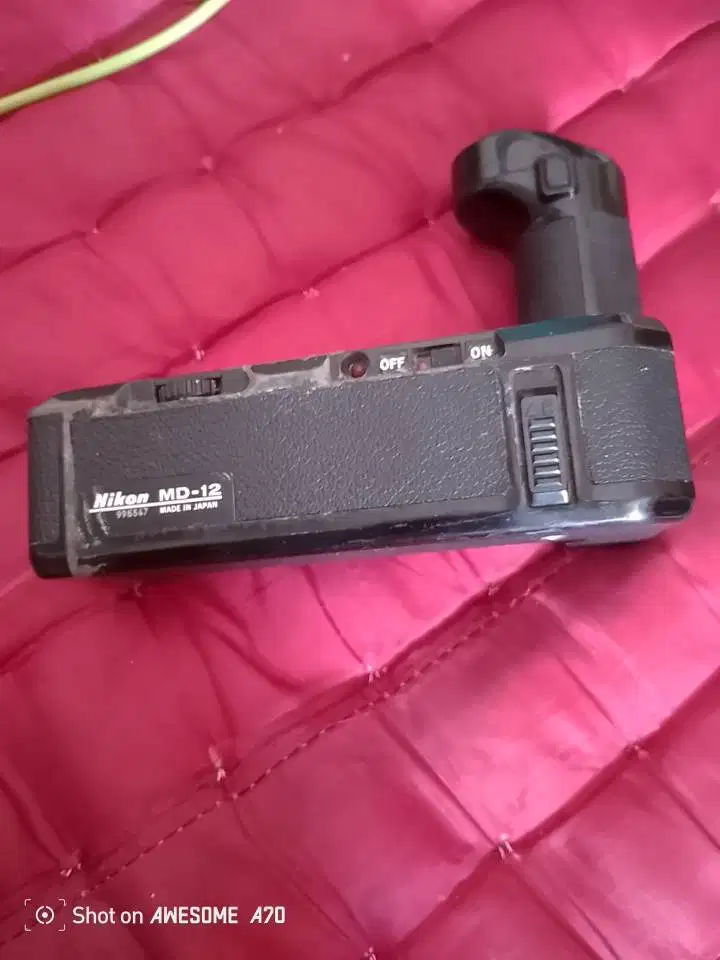 Baterai Grip Merk Nikon Tipe MD-12 Bekas.