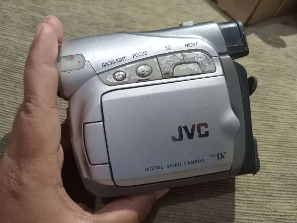 Kamera Video Handycam JVC Tipe GR D246E Bekas.