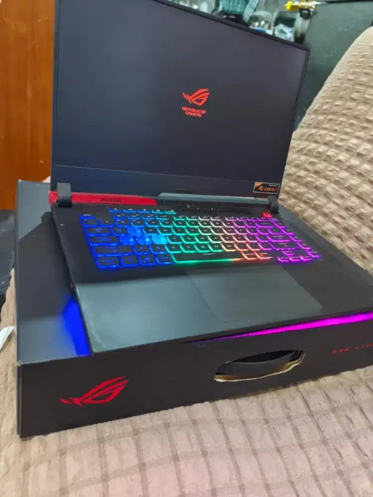 ASUS ROG STRIX G513QC  Ryzen 5 5600H,ram 16GB, SSD512,RTX 3050 , RGB