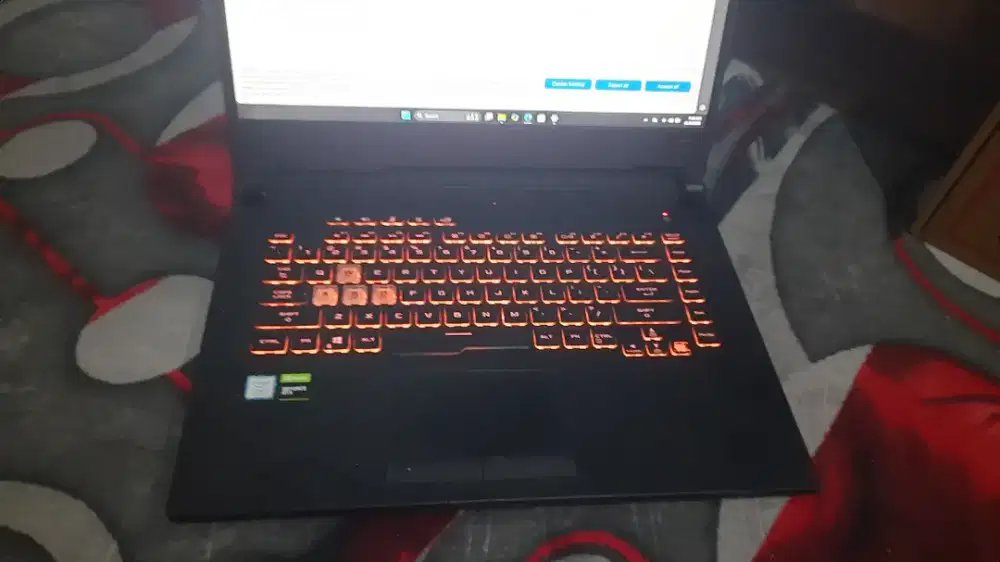 Asus rog strik G531GD. Core i5  9300  ,ram 8 ssd 512, gtx 1050
