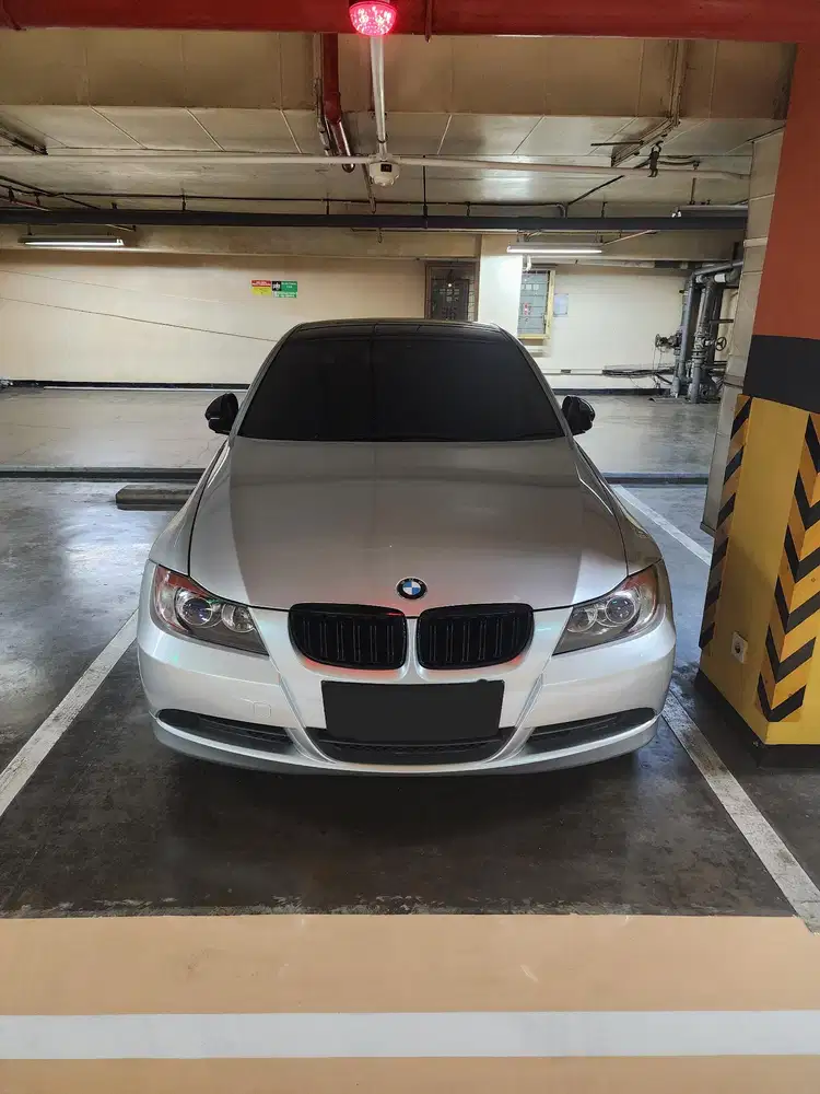 BMW 320i 2005 Bensin