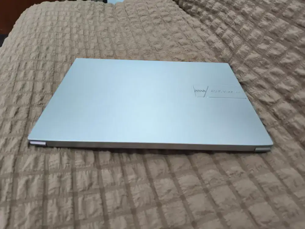 Asus vivo pro14,OLED  k 3400  Core i7 11360H ,ram 8 ssd 512, GTX 1650