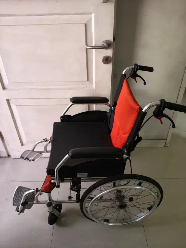 Kursi roda aluminium