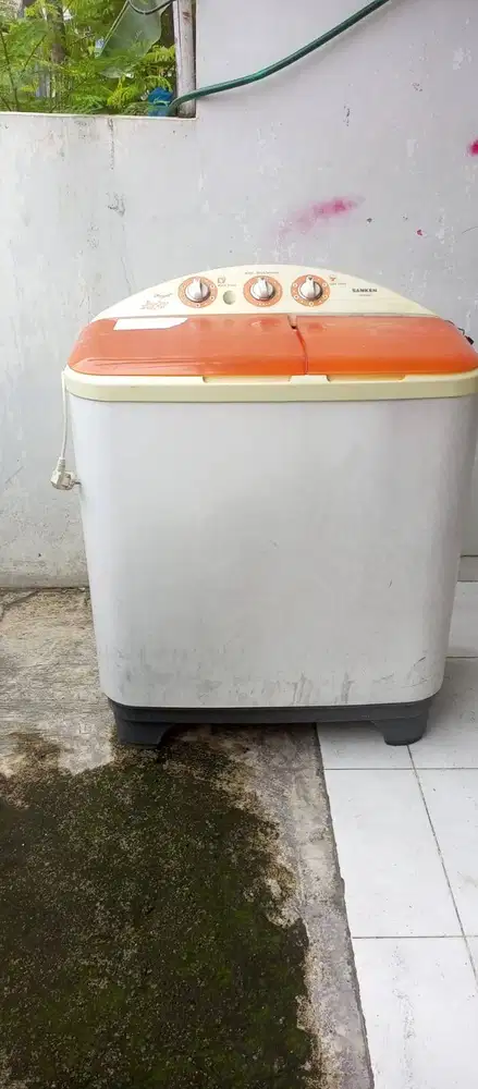 Mesin Cuci 2 Tabung Sanken 9 Kg