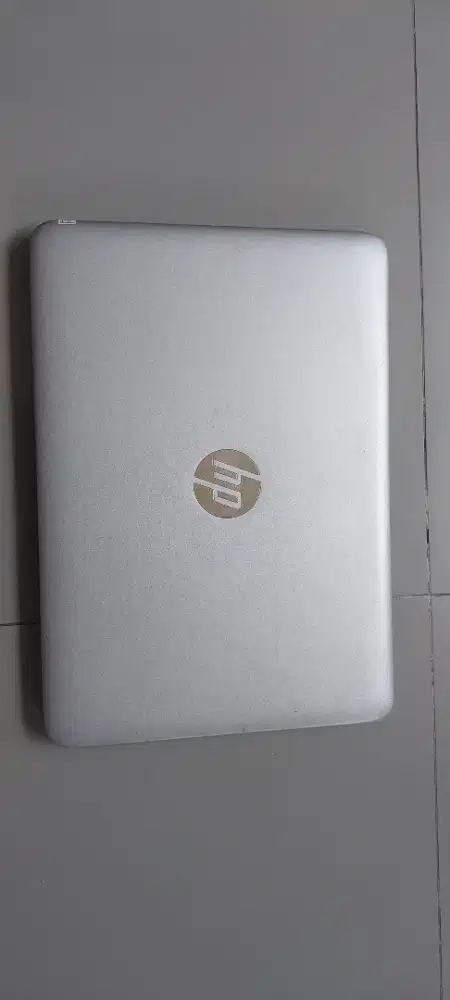 Laptop slim merk HP terbaik di kelasnya