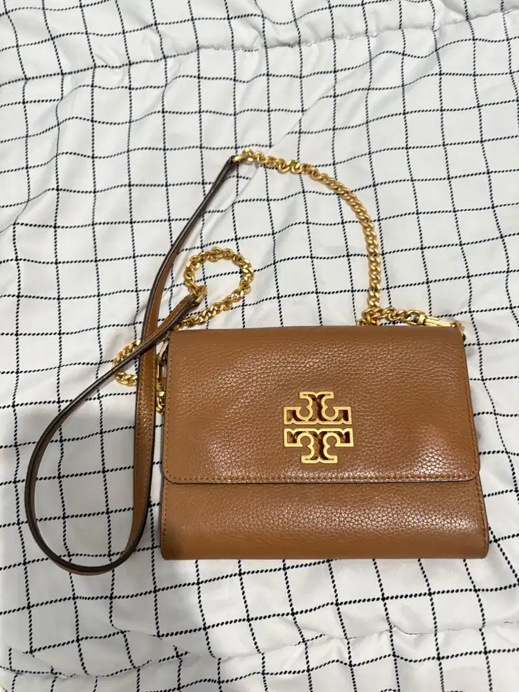 Tory burch briten chain wallet