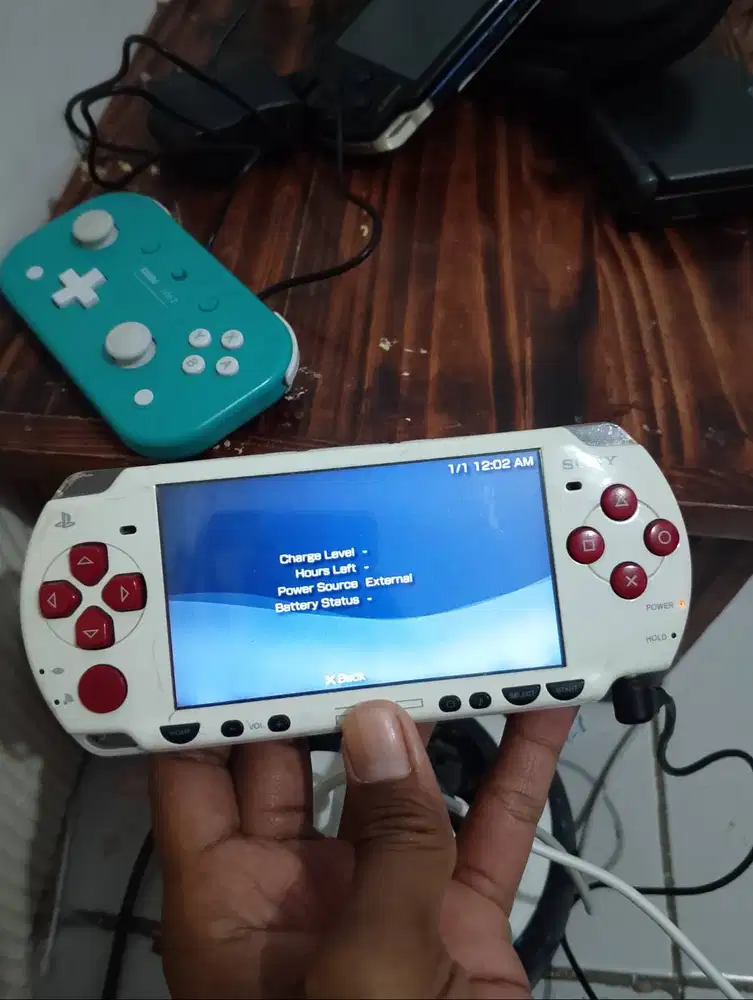 Psp 2000 unit nyala jual seadanya