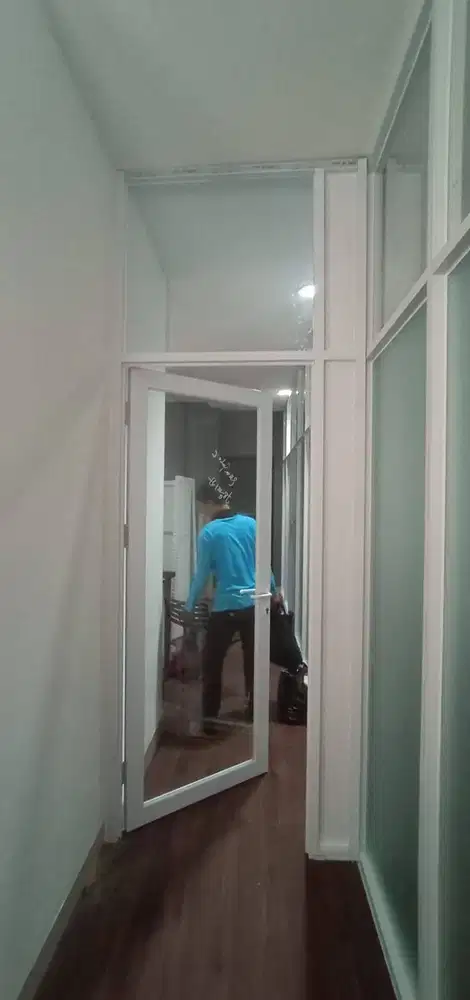 Sekat Gypsum / GRC + LIS MOULDING + Kusen Aluminium - WPC - Memer PVC