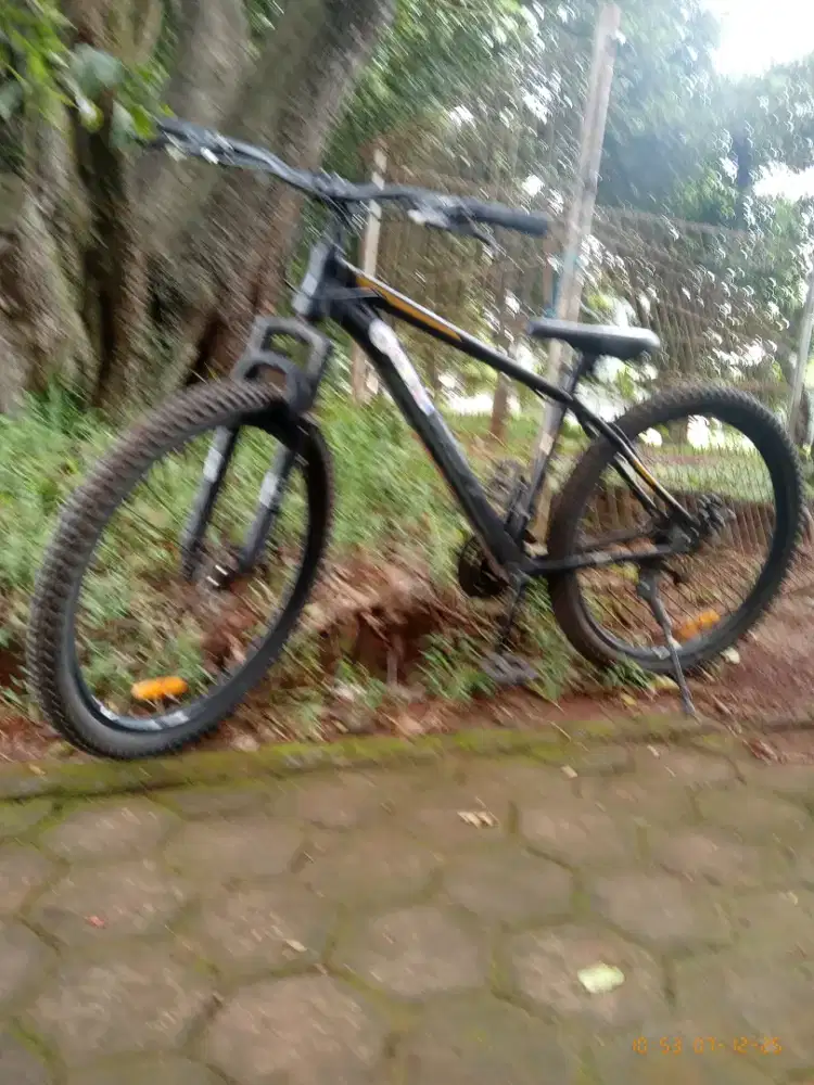 Sepeda ukuran 27.5 merek element alton