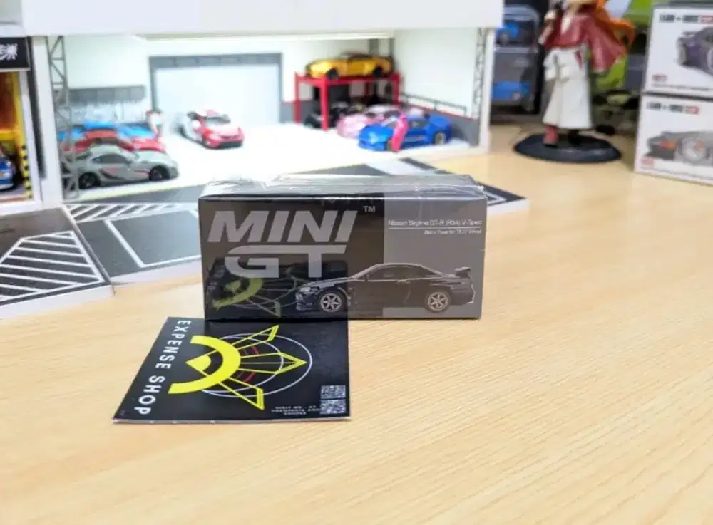 MiniGT 1126 Nissan Skyline GTR R34 V Spec Black pearl with TE37 Wheels