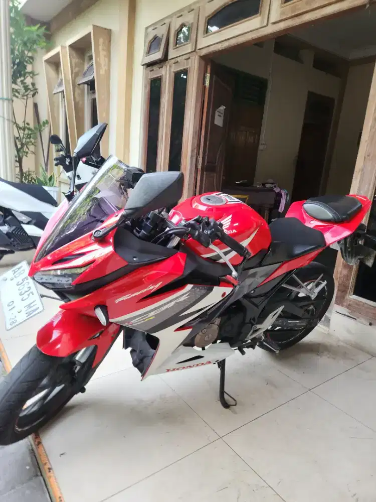 Dp500rb Cbr 150r v3 merah putih 2018 Gbm bisa tunai atau kredit