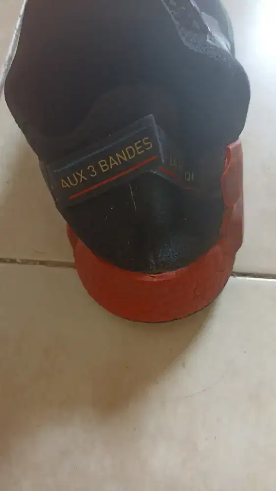 Sepatu addi original