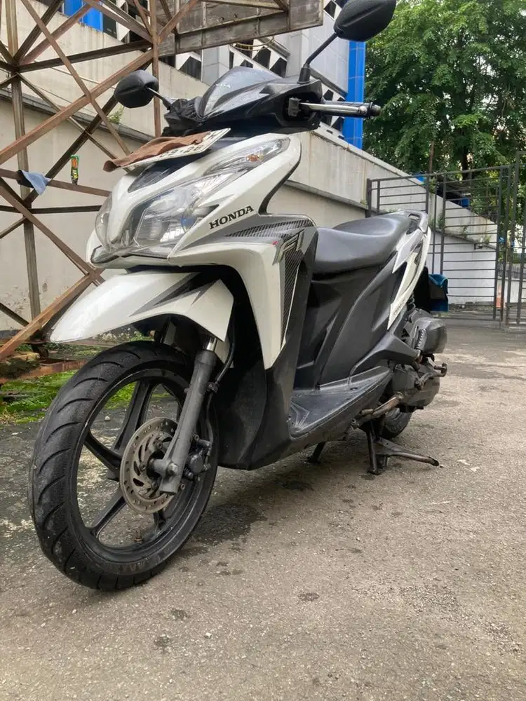 Vario 125 old KZR Putih Istimewa
