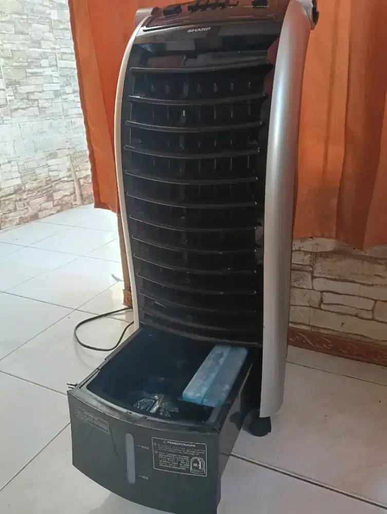 Air cooler + GEL  SHARP kondisi normal siap pakai