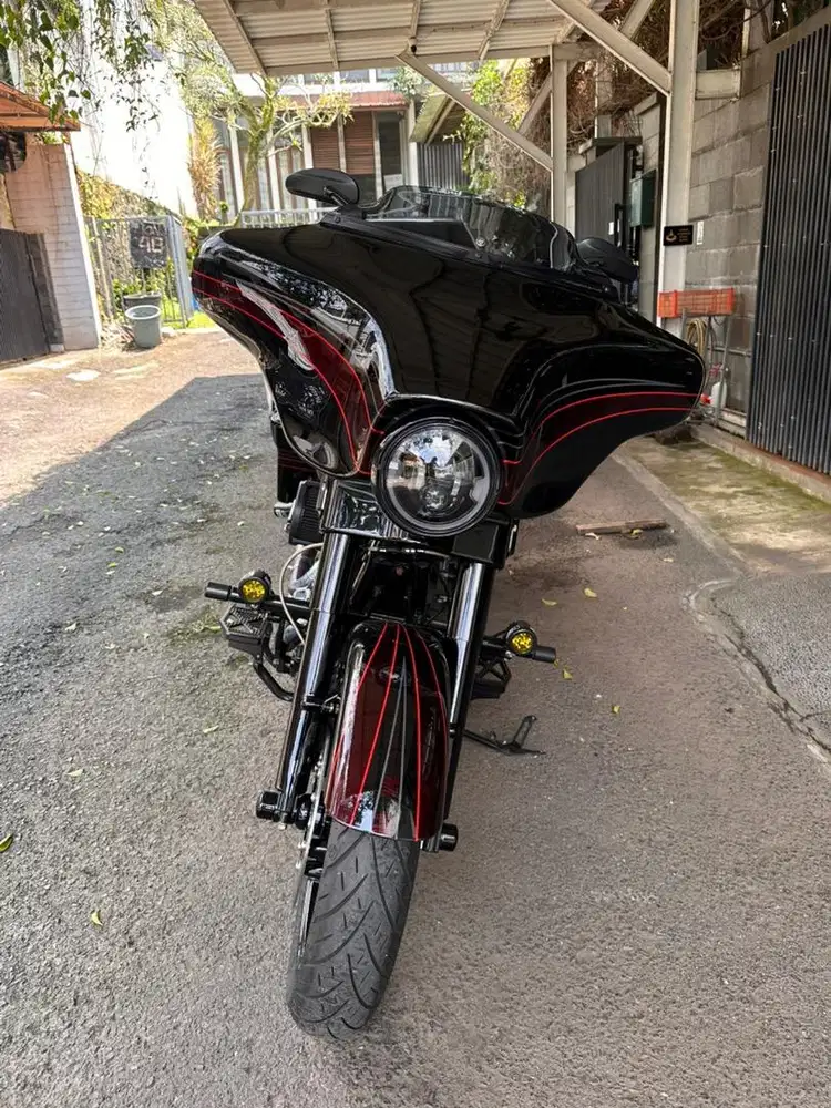 CVO Street Glide MABUA