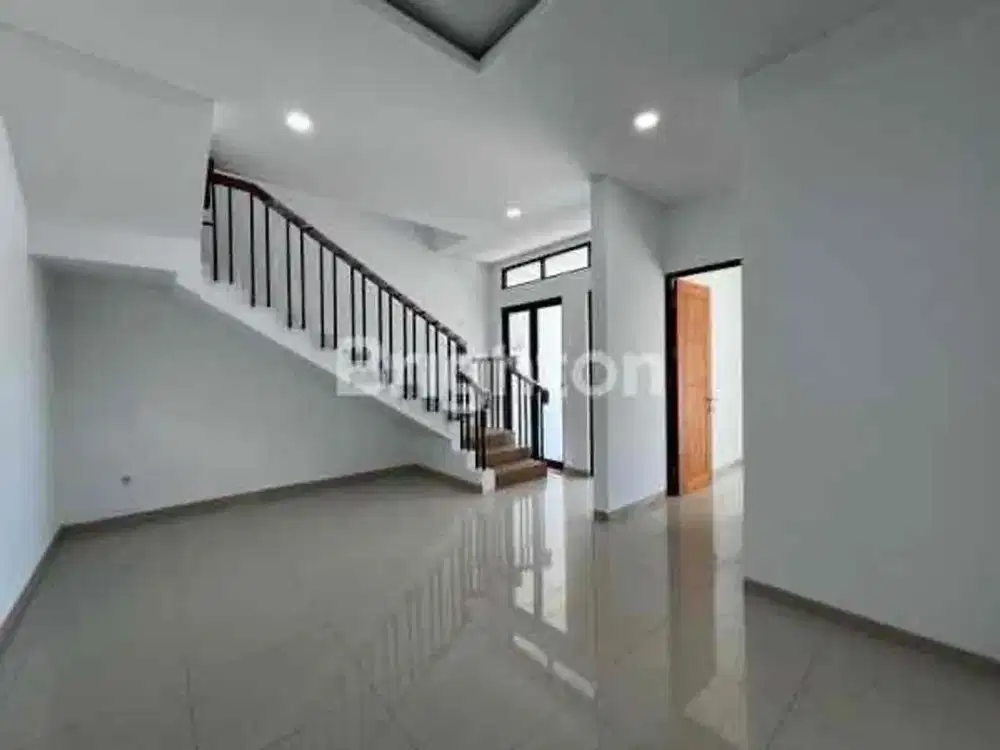 Rumah baru gres dkt Raya Kenjeran Lebak Babatan Pantai