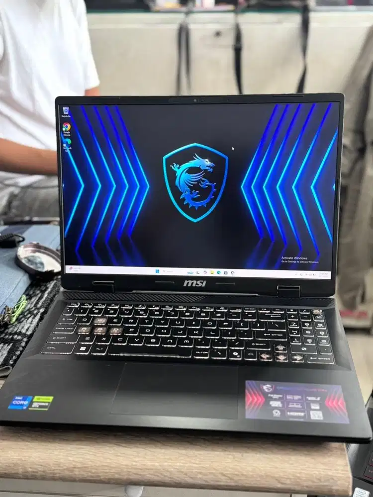Laptop Gaming MSI Crosshair 16 HX D14VFKG RTX4060 Core i7-14700HX 16gb